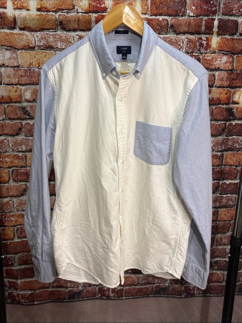 J. Crew Men's medium slim fit Two-Tone Button-Down Oxford Shirt White Light Blue